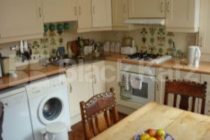 			New Instruciton, 2 Bedroom, 1 bath, 1 reception Flat			 Neal Street, COVENT GARDENS